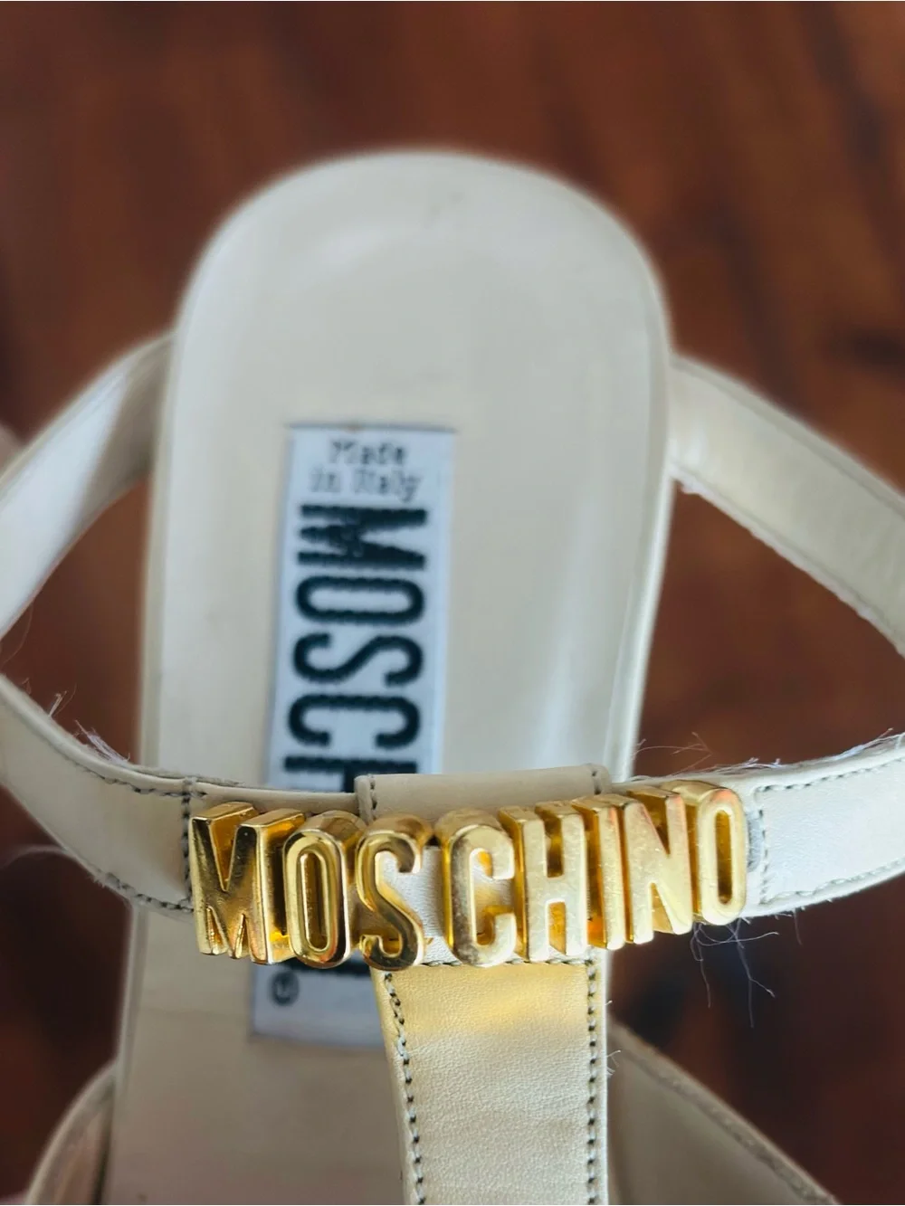 Moschino stylish slingback